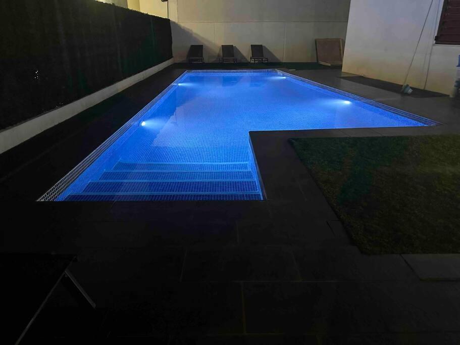 Modern 5-Bedroom Villa With Pool Montequinto Exterior photo